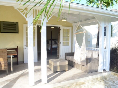 Superbe trois chambres dans le développement calme