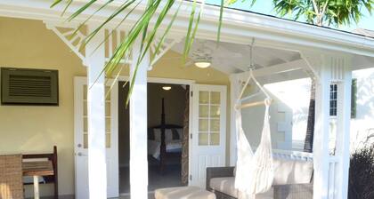 Superbe trois chambres dans le développement calme