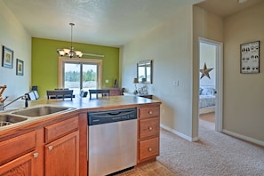 Fridge, microwave, stovetop, dishwasher