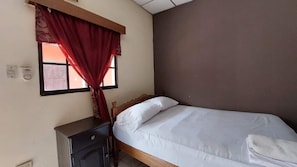 Classic Double Room, Multiple Beds, Non Smoking | Desk, iron/ironing board, free cots/infant beds, free WiFi - Hotel San Cristobal (Chinandega)