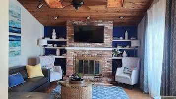 TV, fireplace, DVD player, books