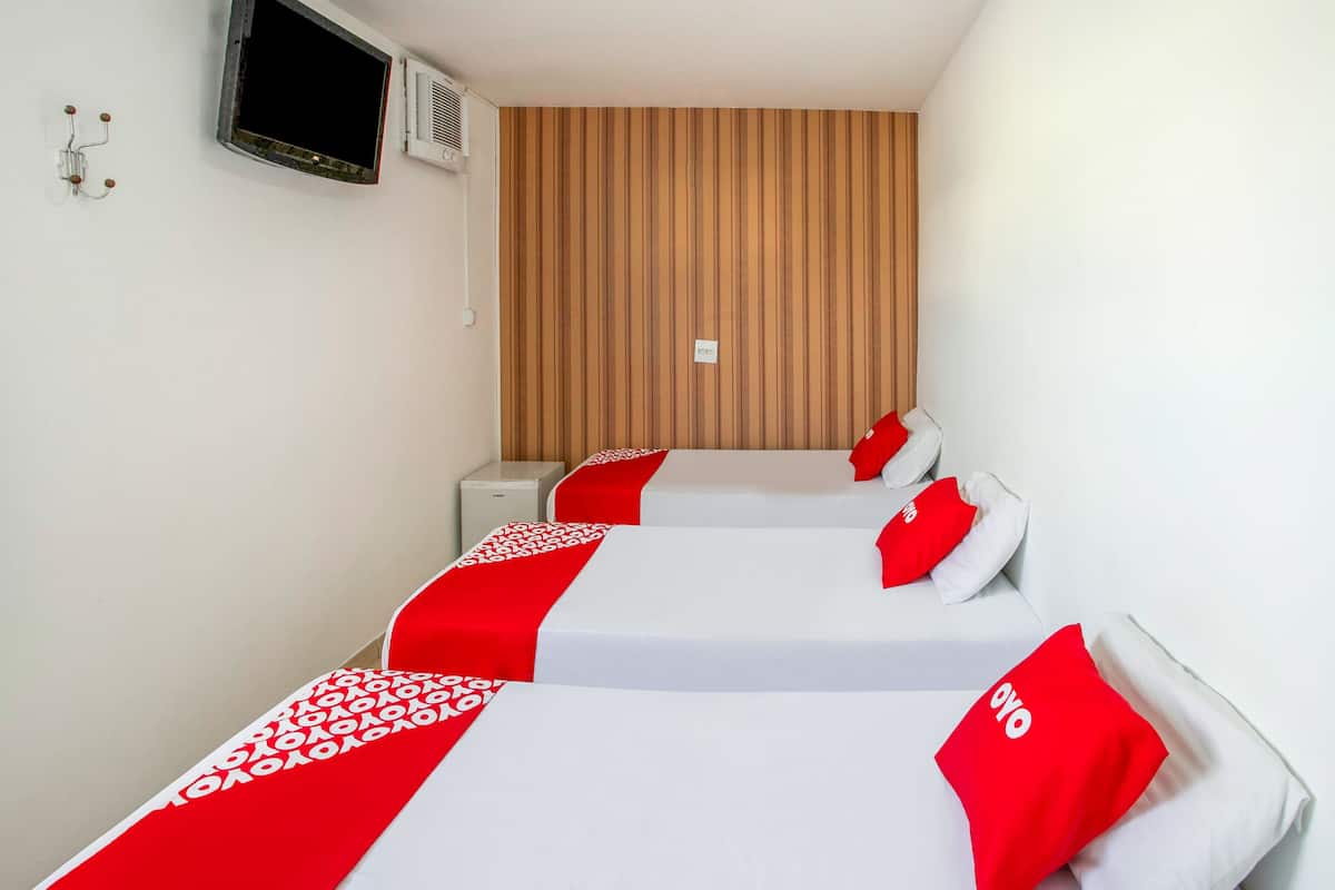 Chambre Triple, 3 lits une place | Wi-Fi gratuit, draps fournis