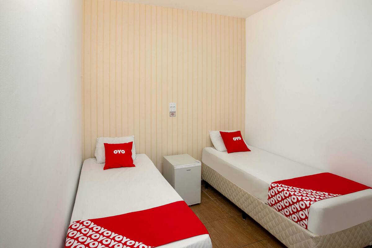 Eenvoudige Twin kamer | Gratis wifi, beddengoed