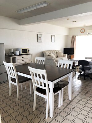 อพาร์ทเมนท์, 3 ห้องนอน | บริการอาหารในห้องพัก