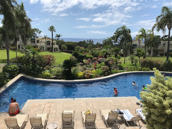 Outdoor pool - Wailea Luxury Beachfront Resort #904 (Kihei)