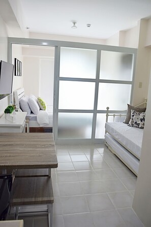 1 Bedroom Suite | 1 bedroom, free WiFi, bed sheets - Oasis in Tagaytay (Tagaytay)