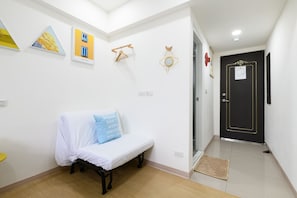 32-inch flat-screen TV with cable channels, TV - Blue sky Taipei (Taipei)