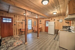 Interior - Remote Kentucky Cabin w/ Fire Pit & 2 Ponds (New Concord)