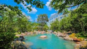 Hot tub, hot springs