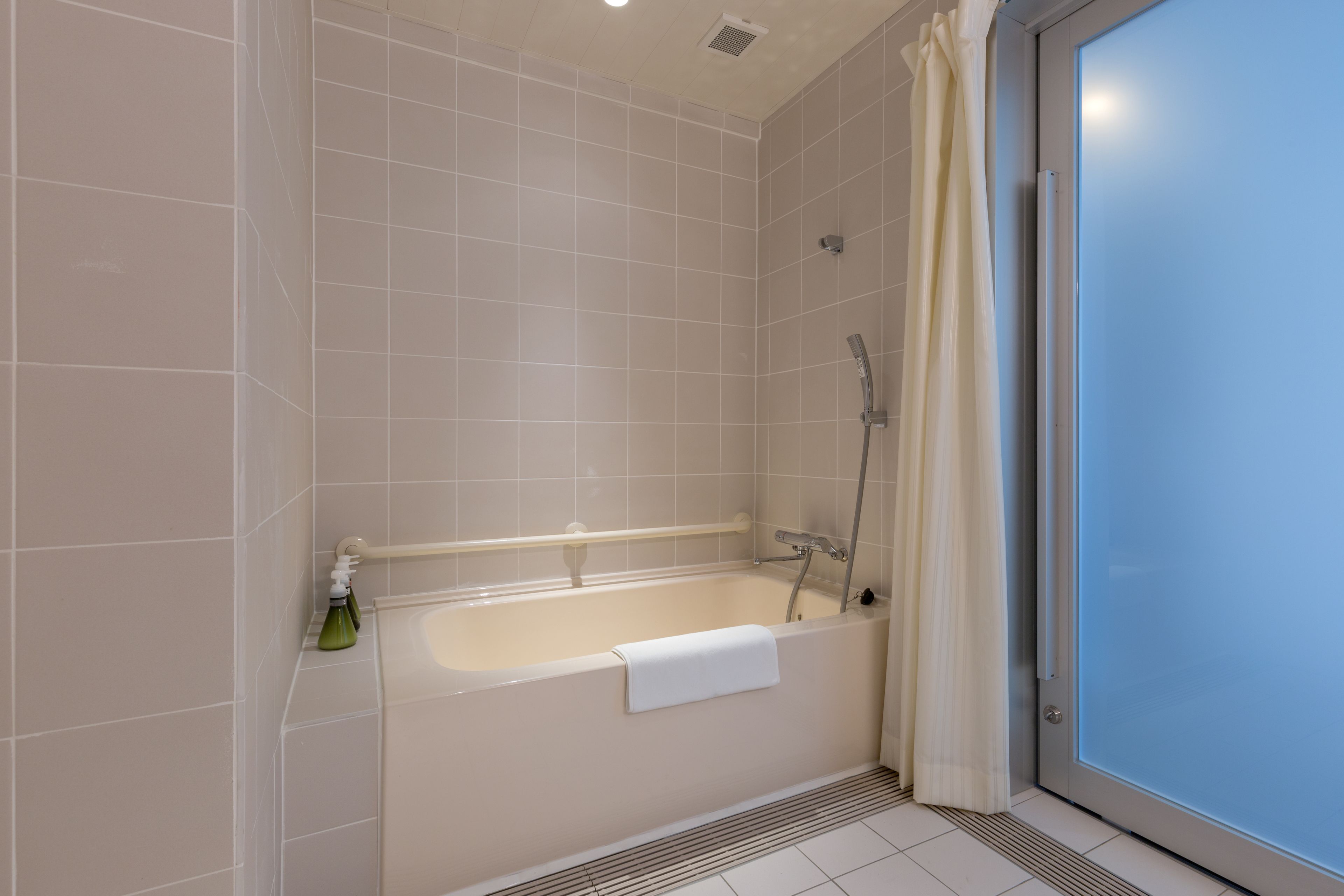 double room, garden view | bathroom | shower, designer toiletries, hair dryer, slippers