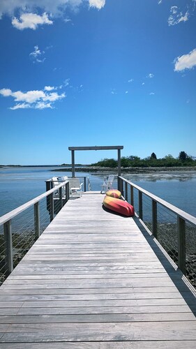 Oceanfront, Stunning Views of Islands/ Lighthouse, Tennis, Walk to Restaurants