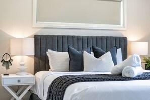 5 Schlafzimmer, Bügeleisen/Bügelbrett, kostenloses WLAN, Bettwäsche