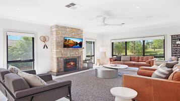 TV connectée, cheminée