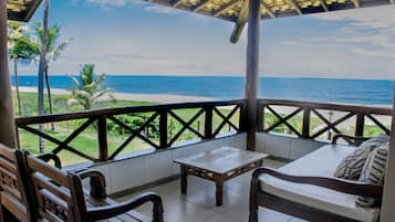 Luxury Apartment | Terrace/patio