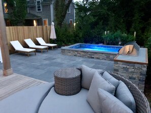 室外游泳池，恒温泳池