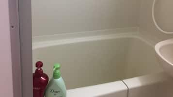 Double Room | Deep soaking bathtub