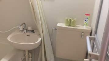 Double Room | Bathroom | Combined shower/tub, deep soaking tub, free toiletries, hair dryer