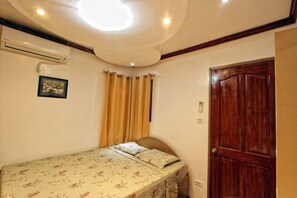3 bedrooms, iron/ironing board, WiFi, bed sheets - TSL Unit H Well furnished Apartment (Cebu)