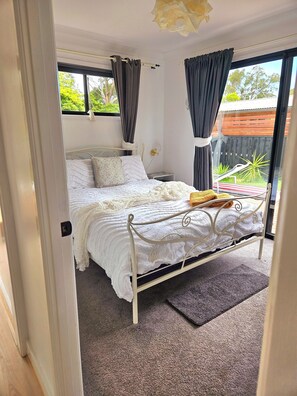 3 bedrooms, desk, iron/ironing board, free WiFi