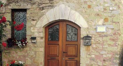 Casa Maria inside the walls of Assisi