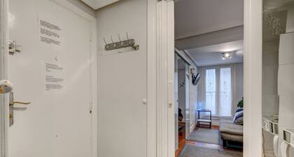 Apartment in the old town of San Sebastian. Registration N: 01166