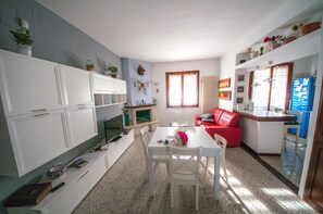 Interior - domusangelamatera holiday home (Matera)