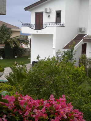 Property grounds - domusangelamatera holiday home (Matera)