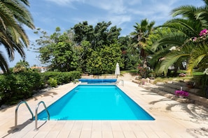 Piscine extérieure, piscine chauffée