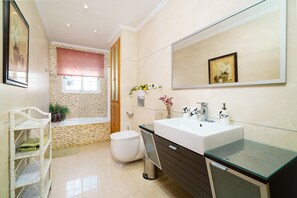Shower, hair dryer, towels - GLADIOLO - Villa with private pool in El Tosalet - Xàbia. (X����bia)