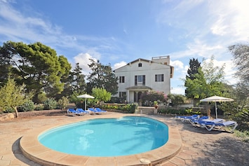 Son Granada, gerĂ€umiges Landhaus mit Pool fĂŒr 12 Personen auf Mallorca, ideal fĂŒr Familien und Gruppen.
