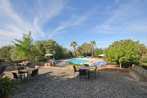 Outdoor dining - Son Granada - Spacious country house with pool for 12 people (LLucmajor)