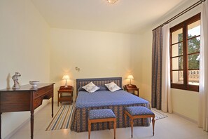 6 chambres, fer et planche à repasser, Wi-Fi gratuit, draps fournis