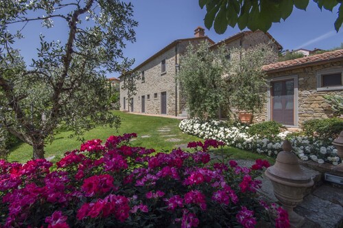 Villa in Cortona with 7 bedrooms sleeps 13