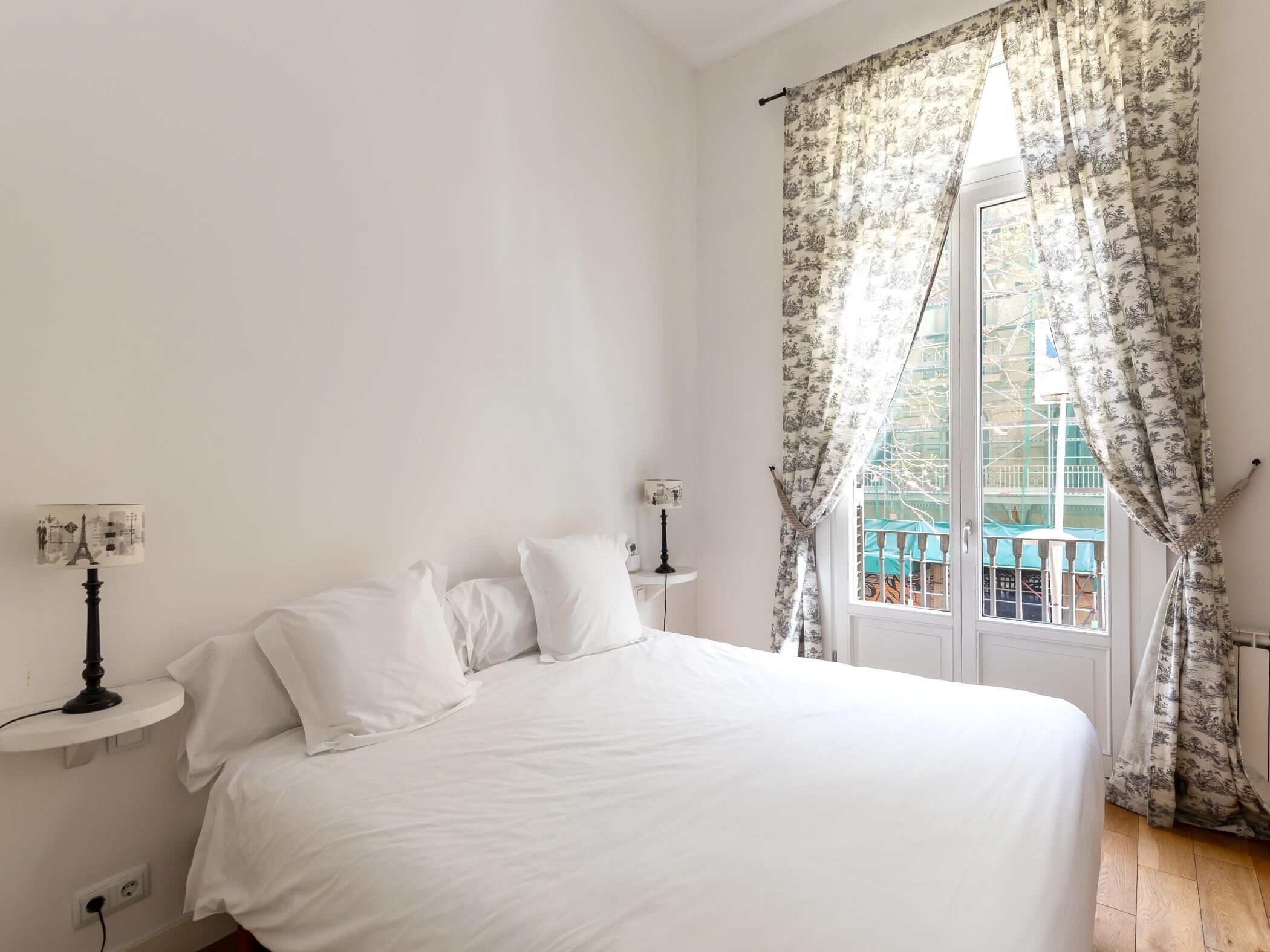 2 室のベッドルーム、アイロン / アイロン台、インターネット、ベッドシーツ