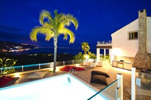 Innenpool, Außenpool