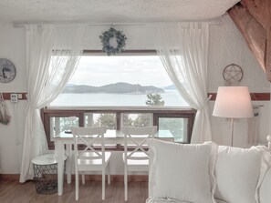 Perhehuone (Scenery) | Pimennysverhot, silitysrauta/-lauta, ilmainen Wi-Fi, vuodevaatteet