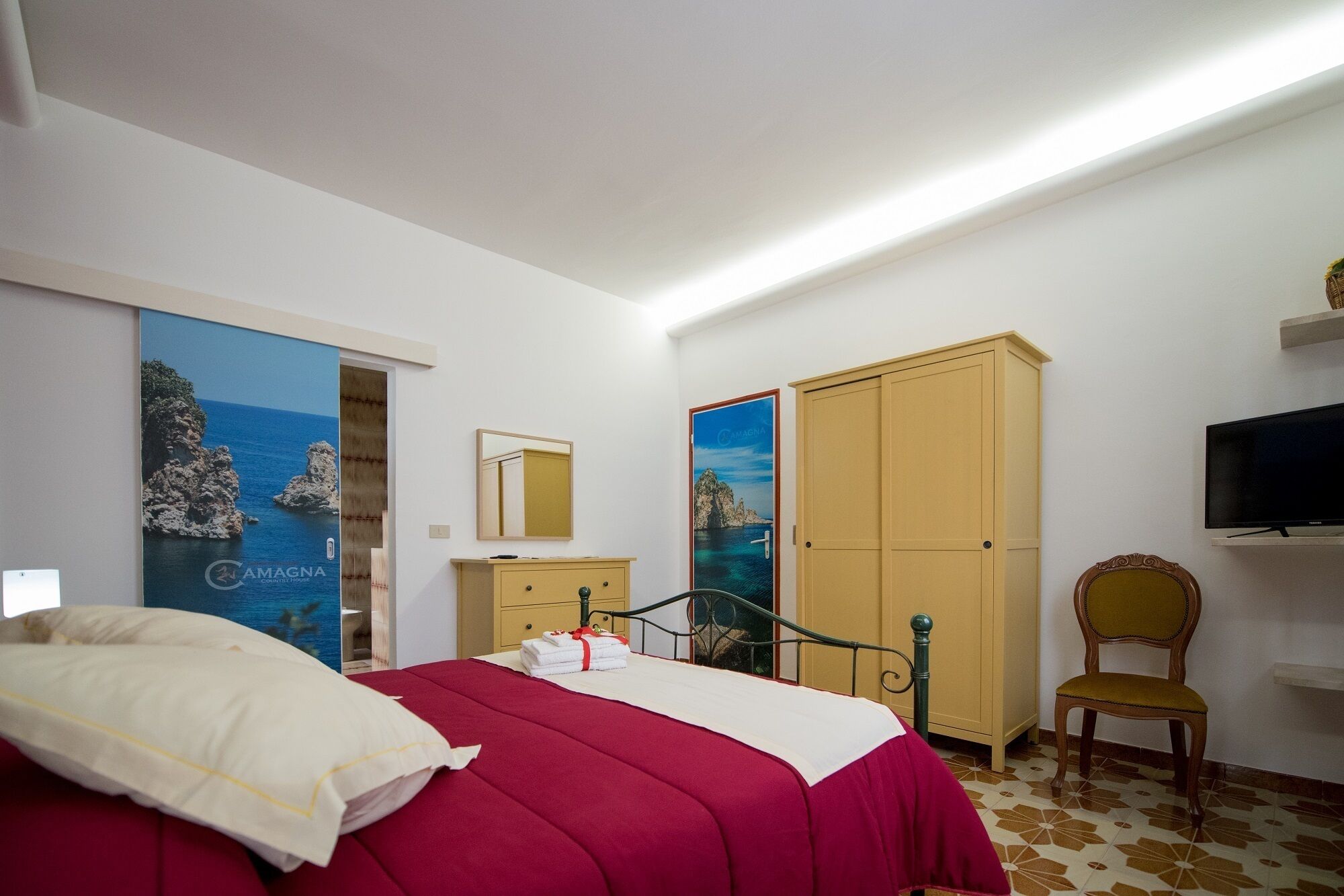 4 habitaciones, tabla de planchar con plancha, cuna de viaje y wifi 