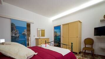 4 habitaciones, tabla de planchar con plancha, cuna de viaje y wifi