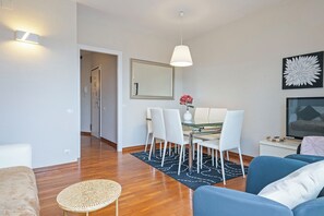 Dining - Bright and spacious apartment with a large terrace in a residential area (Barcelona)