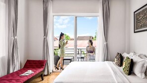 Premium bedding, minibar, in-room safe, desk