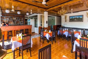Dining - Mid City Hotel (Siem Reap)
