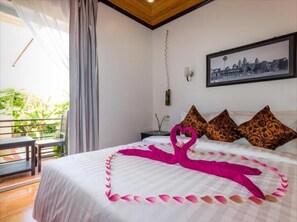 Premium bedding, minibar, in-room safe, desk - Mid City Hotel (Siem Reap)