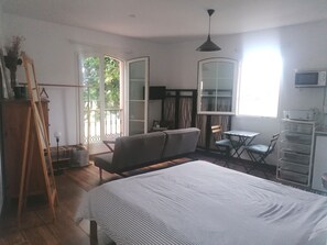 1 makuuhuone, silitysrauta/-lauta, ilmainen Wi-Fi, vuodevaatteet