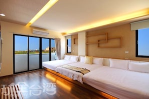 Family Room | Free WiFi, bed sheets