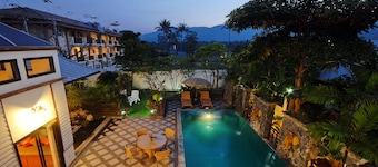 Romslig bassengvilla med biljard og treningsrom i hjertet av Chaweng