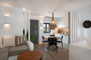 Superior Suite | Frigobar, cofres nos quartos, escrivaninha, quartos à prova de som