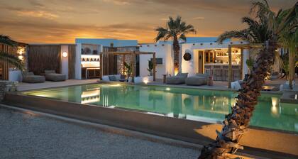 Kosmitis Suites & Villas