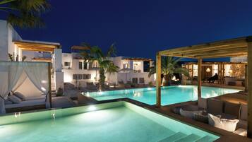 2 outdoor pools