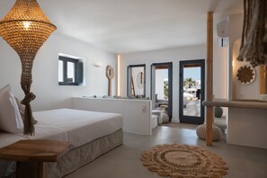 Junior Suite | 迷你吧、客房内保险箱、办公桌、隔音