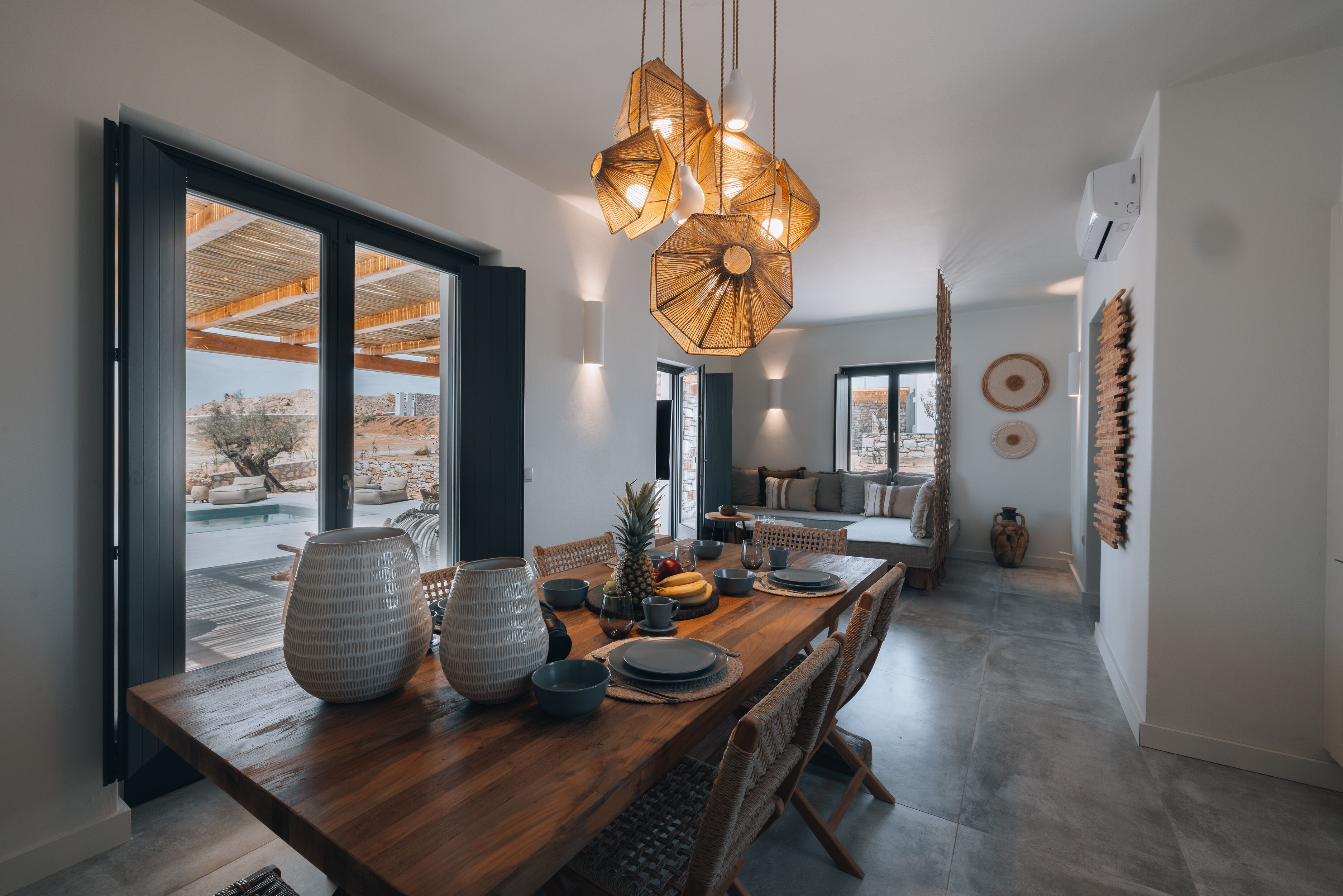 Villa | Essbereich im Zimmer